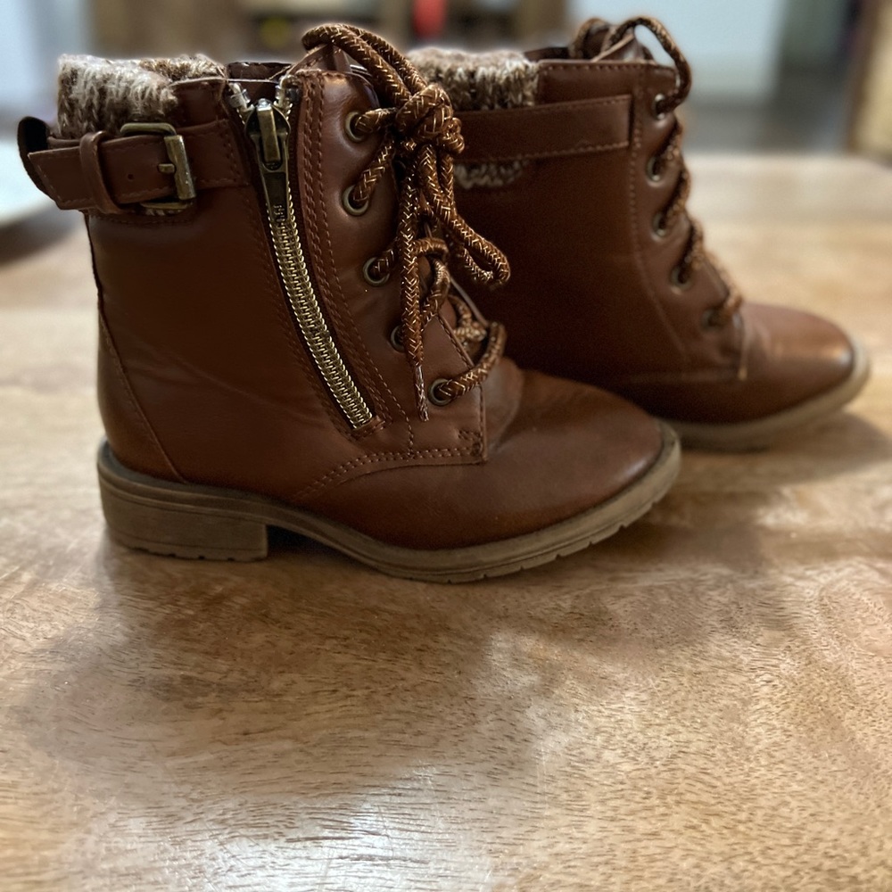 Toddler boots size 9